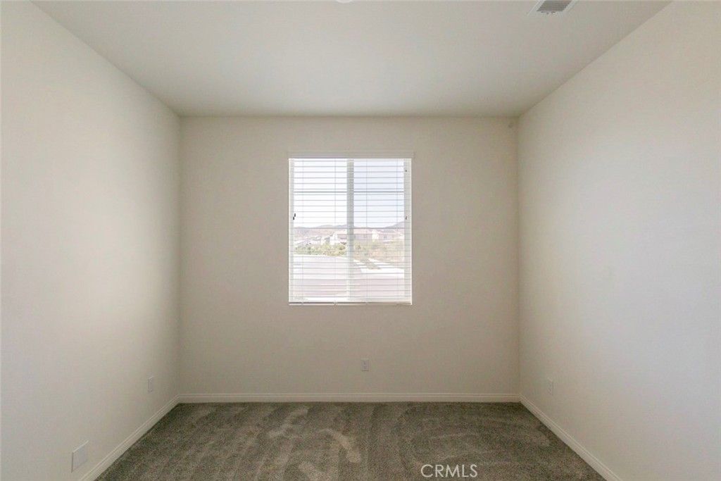 listing image 130726594229867081852