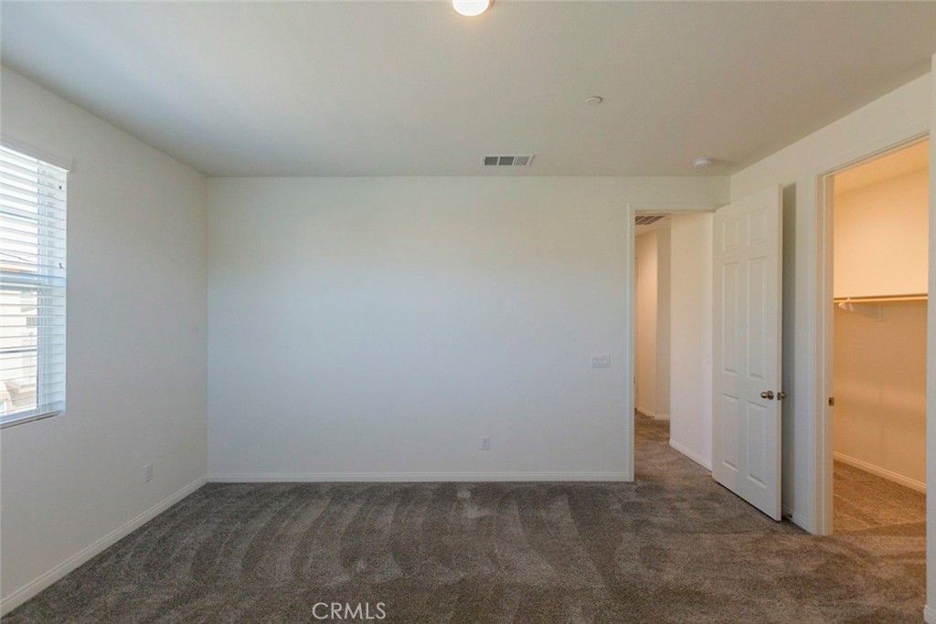 listing image 130723974369856866797