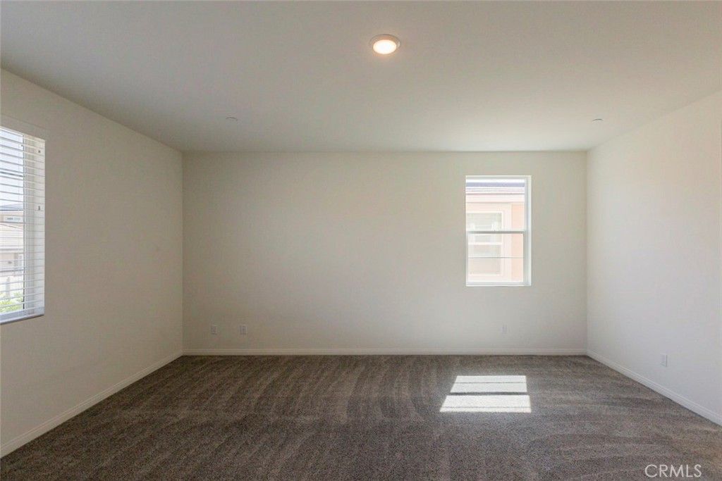 listing image 130724501703131824846