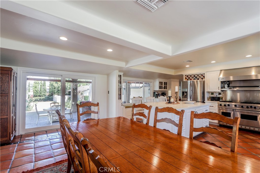 Photo 11 of 70 of 125 E Las Palmas Drive house