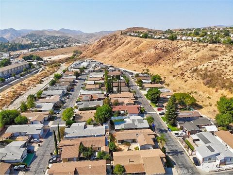 A home in Castaic