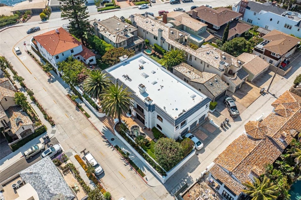 Corona del Mar South of PCH (CDMS) - Residential