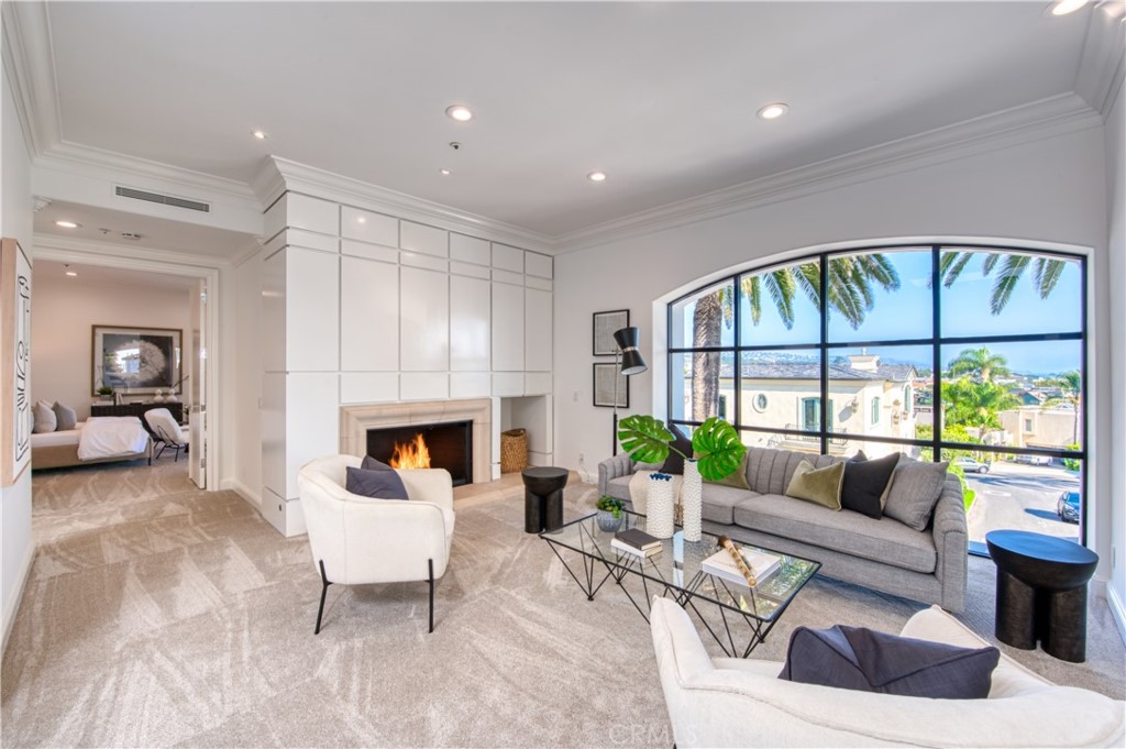 Corona del Mar South of PCH (CDMS) - Residential