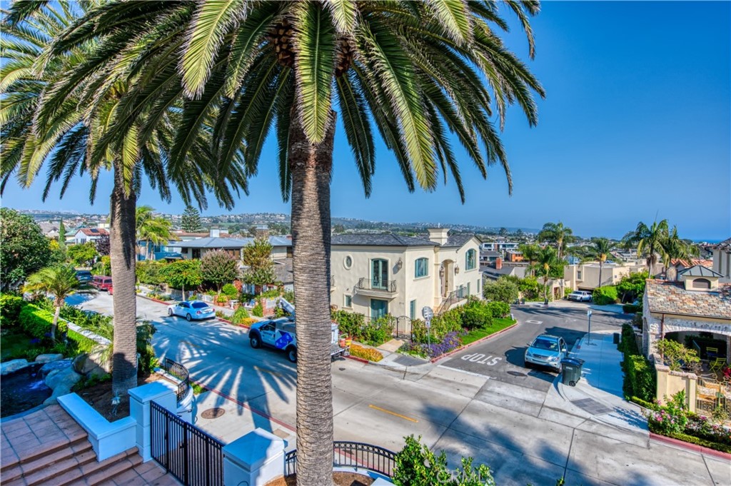 Corona del Mar South of PCH (CDMS) - Residential