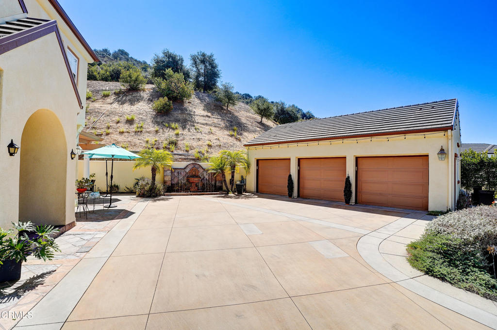 2738 Sleepy Hollow Place