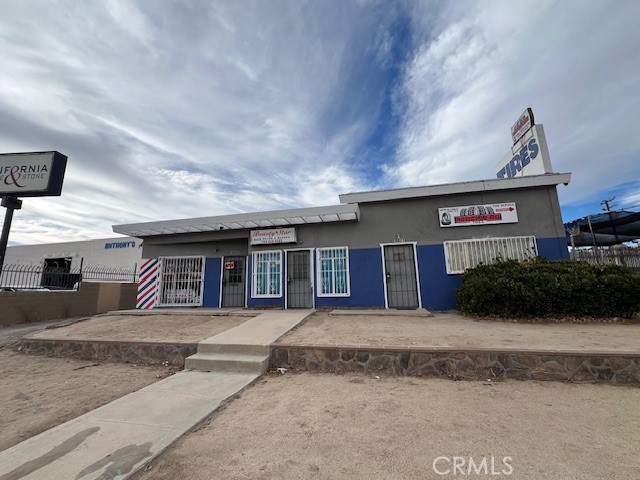 Perfect investment property for a first time investor or someone looking to start a business. Great location on Union St. in between 6th and7th St.
Tire repair shop on the property is currently active and producing. Rent out the 3 units also located on this property for additional monthly revenue. The possibilities with this property are endless. Stop by and see how this property can work for you!