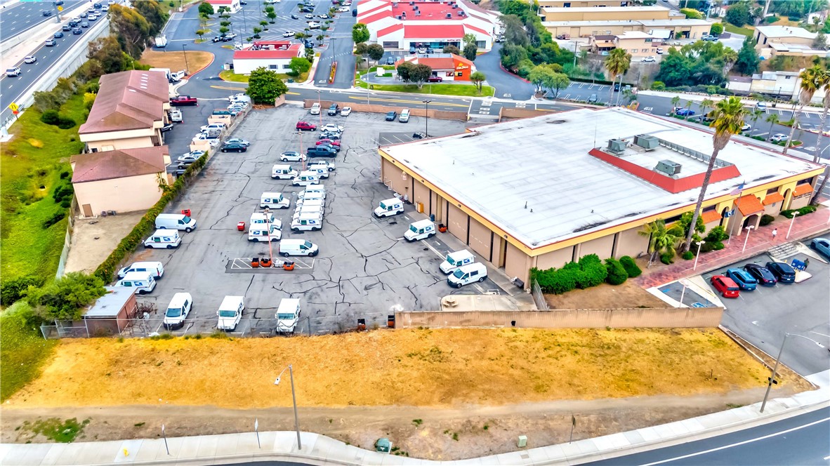 524 E Avenida Pico