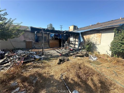 A home in El Monte