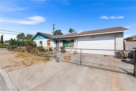 A home in El Monte