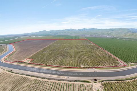 1 Hamilton Road Patterson CA 95360