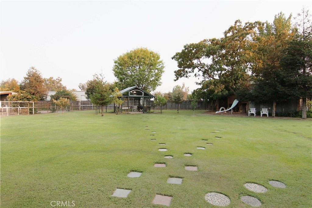 listing image 130723295974793933012
