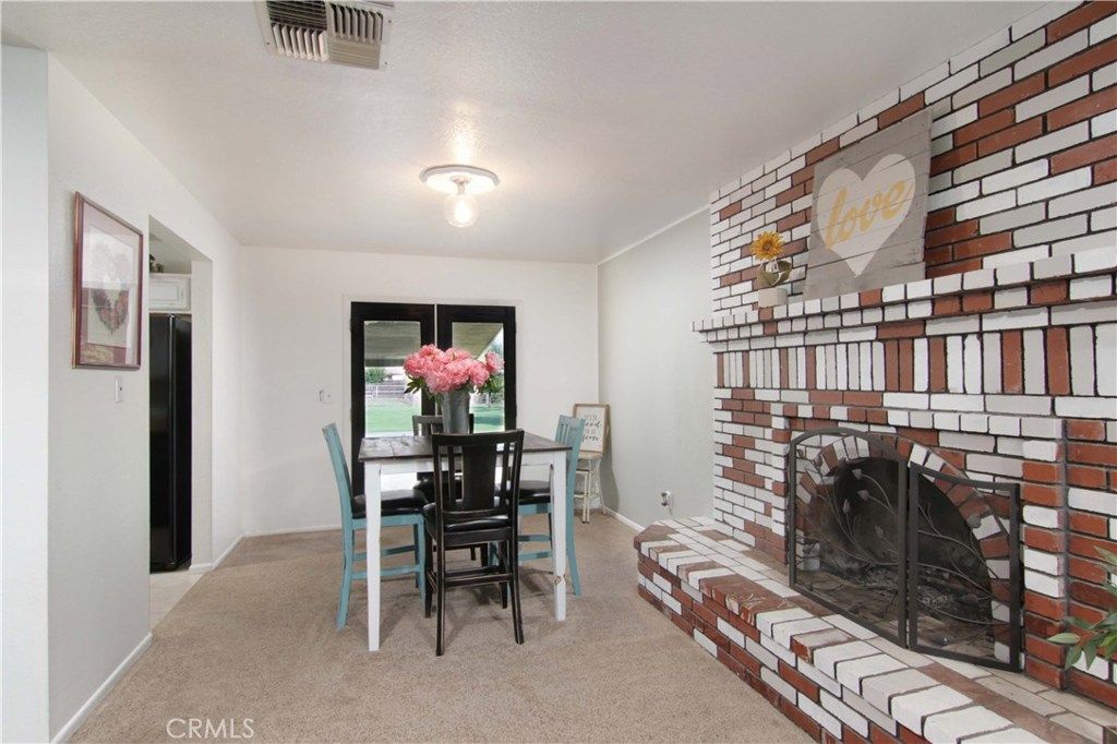 listing image 130725659866528984765