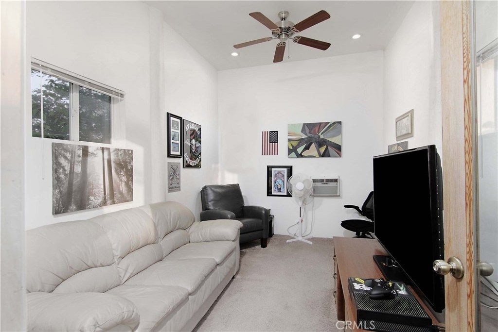 listing image 130728645923558257162