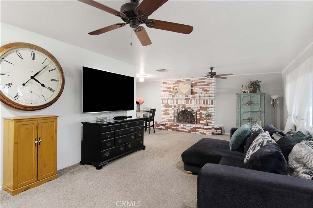 listing image 130725557694485464873