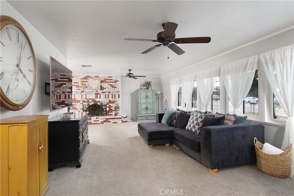 listing image 130722245520789892446
