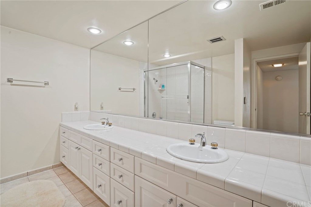 listing image 130725988345233268538