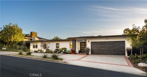 A home in North Tustin