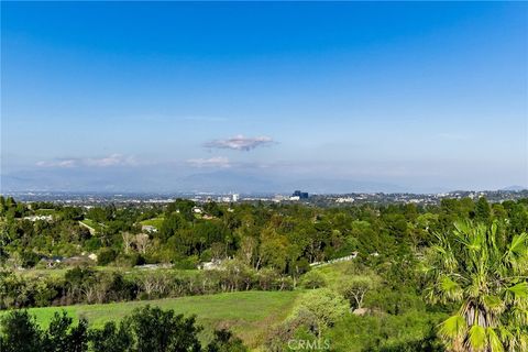 A home in Hidden Hills