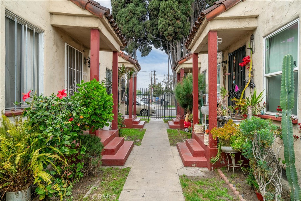 Properties 1 2626 Idell Street