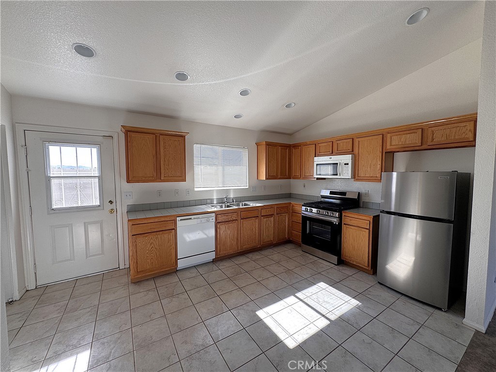 24925 Paseo Robles