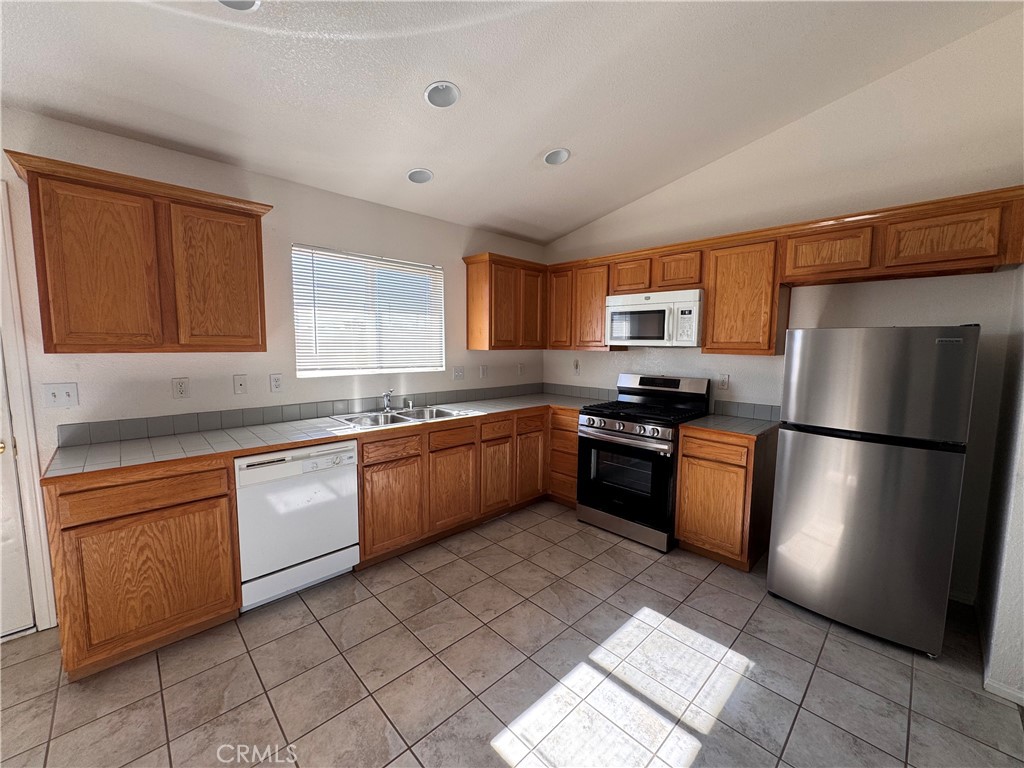 24925 Paseo Robles