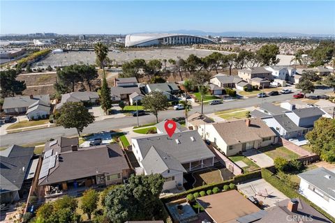 A home in Inglewood