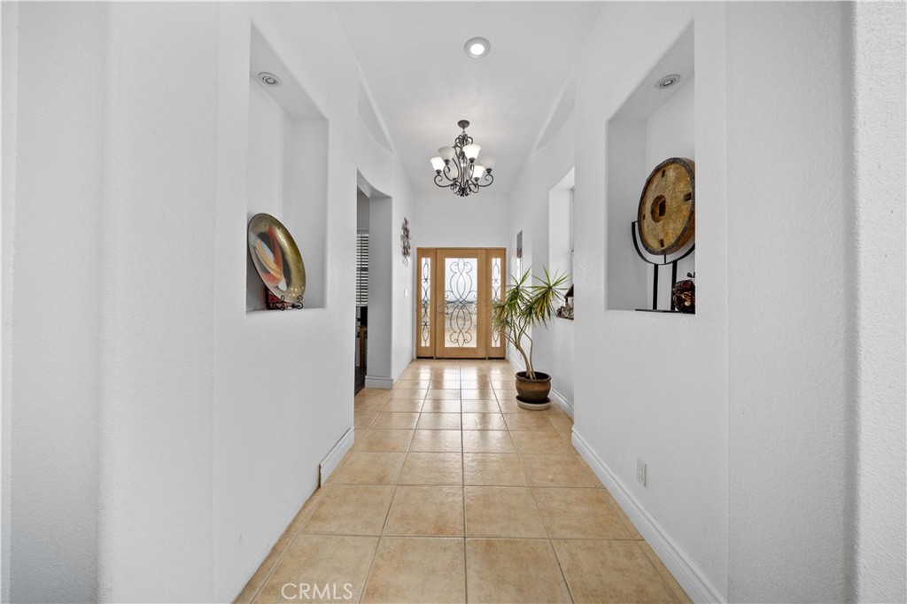 5040 E Avenue T8