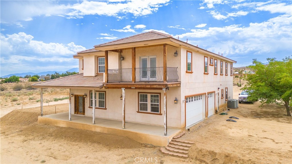 5040 E Avenue T8