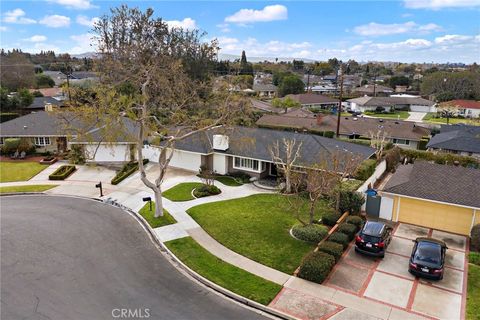 A home in North Tustin