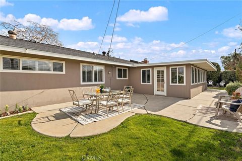 A home in North Tustin