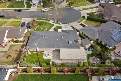 A home in North Tustin