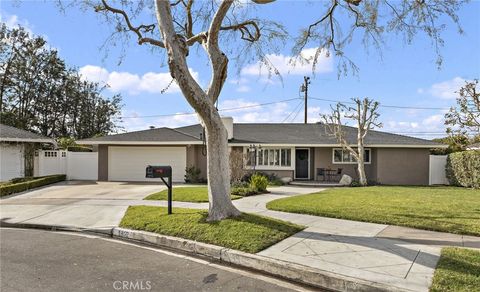 A home in North Tustin