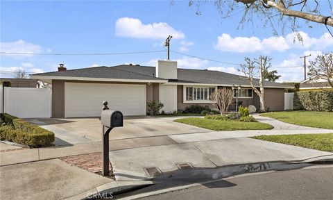 A home in North Tustin