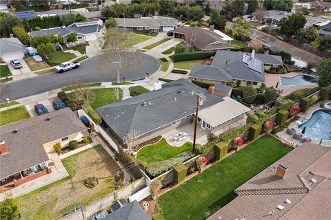 A home in North Tustin