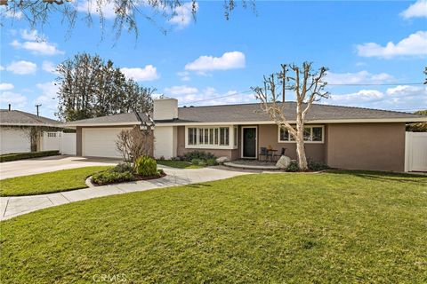 A home in North Tustin