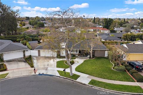 A home in North Tustin