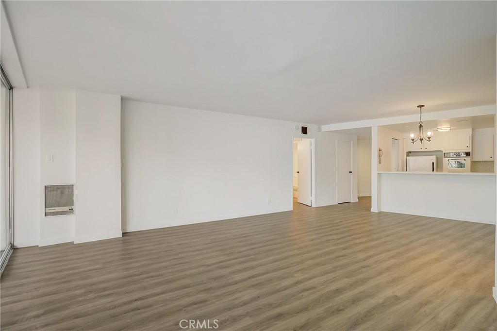 700 E Ocean Boulevard 902