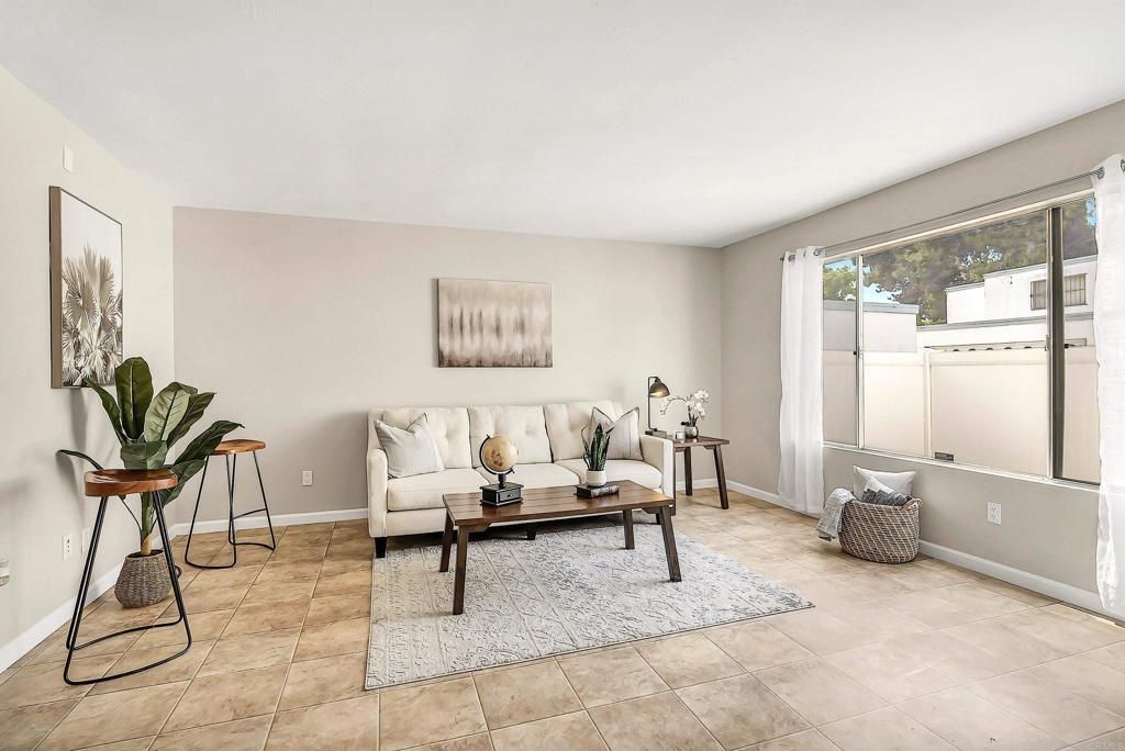listing image 130727595439329050307