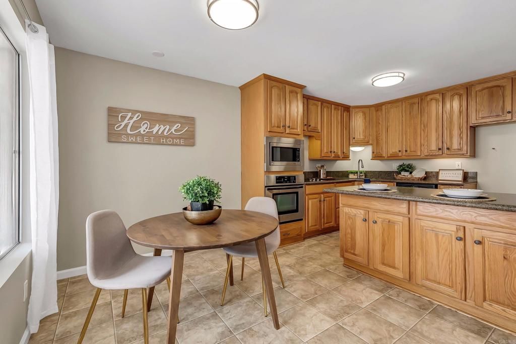 listing image 130727417029427094274