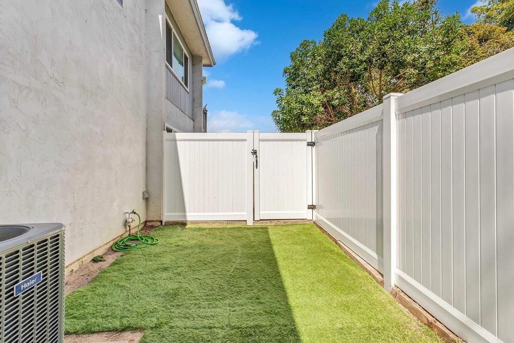 listing image 130721271764629242626