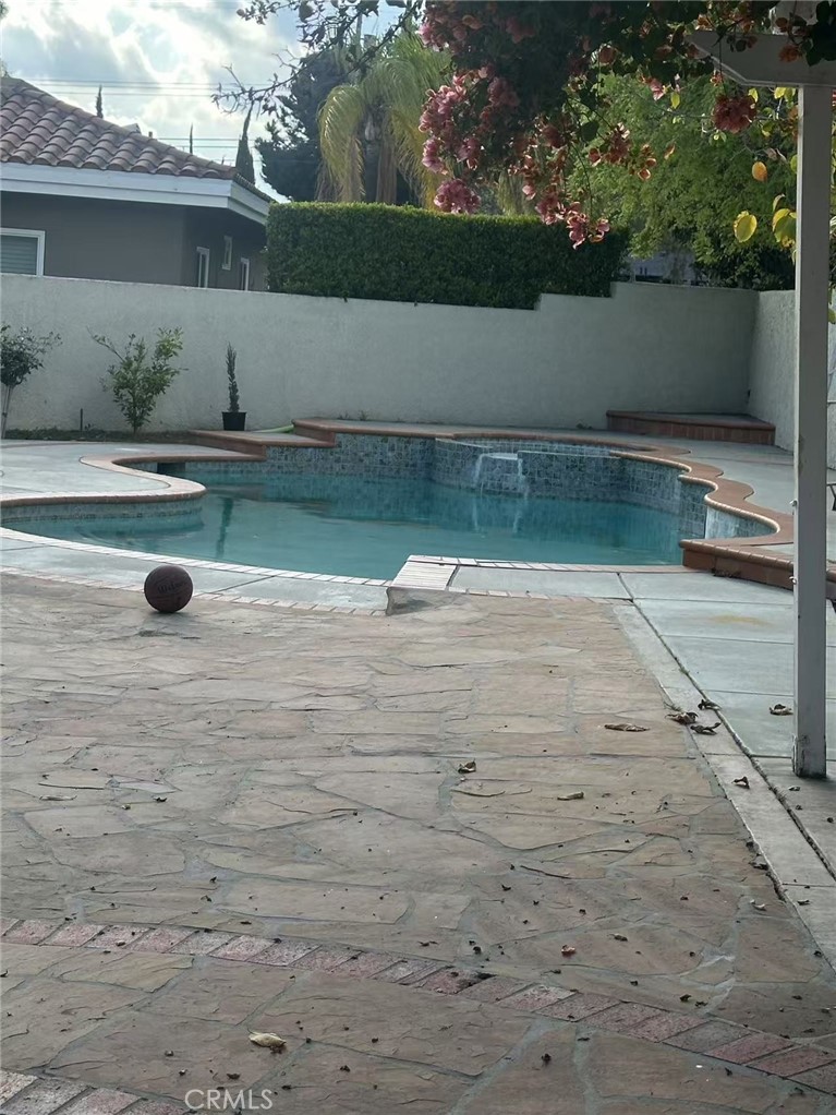 Properties 3 923 Derek Dr