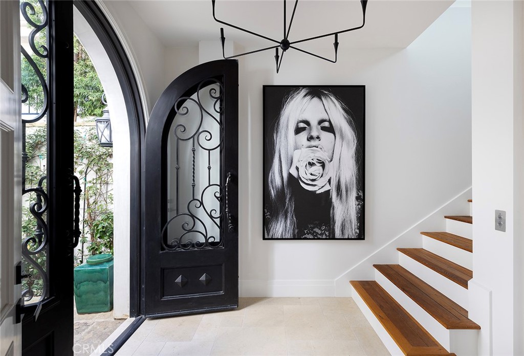 508 Avenida Victoria