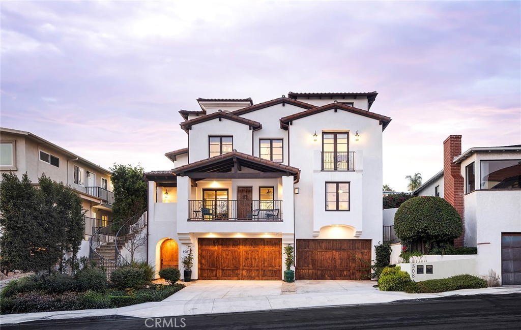 508 Avenida Victoria
