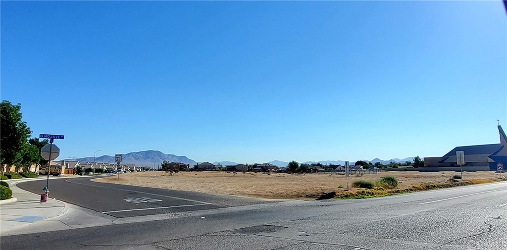 Perfect opportunity for a small developer or land investor!
±1.81 Acres at the Northeast Corner of Ferndale Road x Mojave Drive - Victorville.
Zoned Single Family Residential, this Level, In-fill Lot has Water and Sewer at the Street (on Ferndale).
Development Friendly - No Joshua trees!
*Buyer to verify all aspects of the property to Buyer's satisfaction prior to purchase.