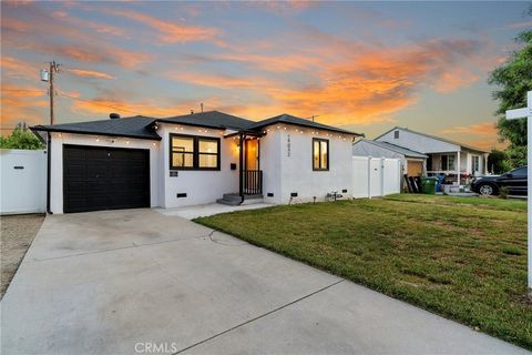 A home in Reseda