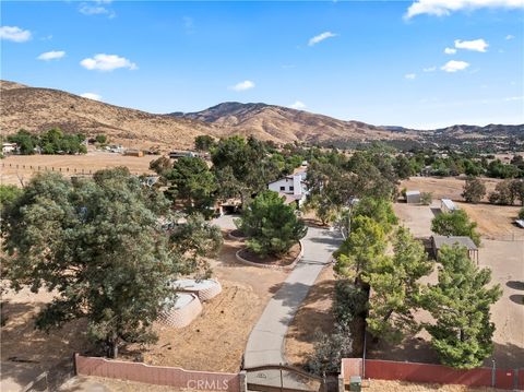 A home in Agua Dulce