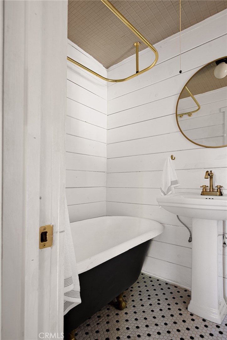 Twin Peaks (TWIN) - Residential