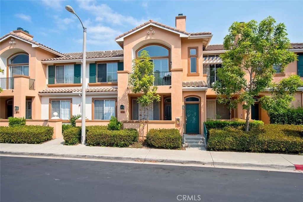 listing image 130727518136347504000