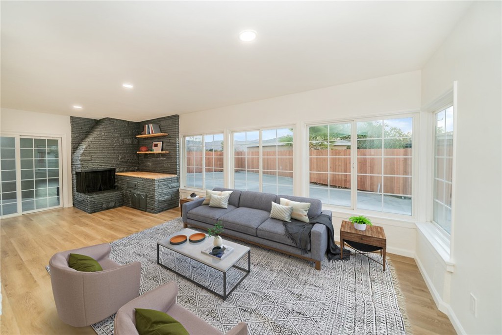 600 E Glen Oak Street