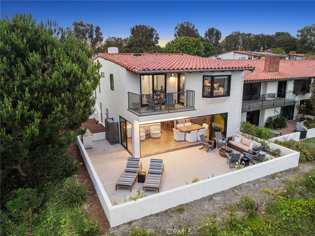 655 Vista Bonita

                                                                             Newport Beach                                

                                    , CA - $3,095,000